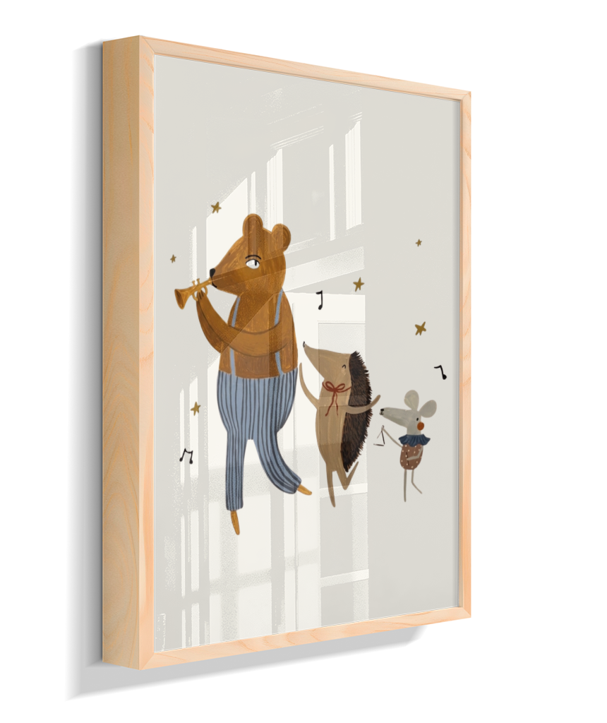 Amigos lúdicos (urso, porco espinho e rato) com música (fundo offwhite)