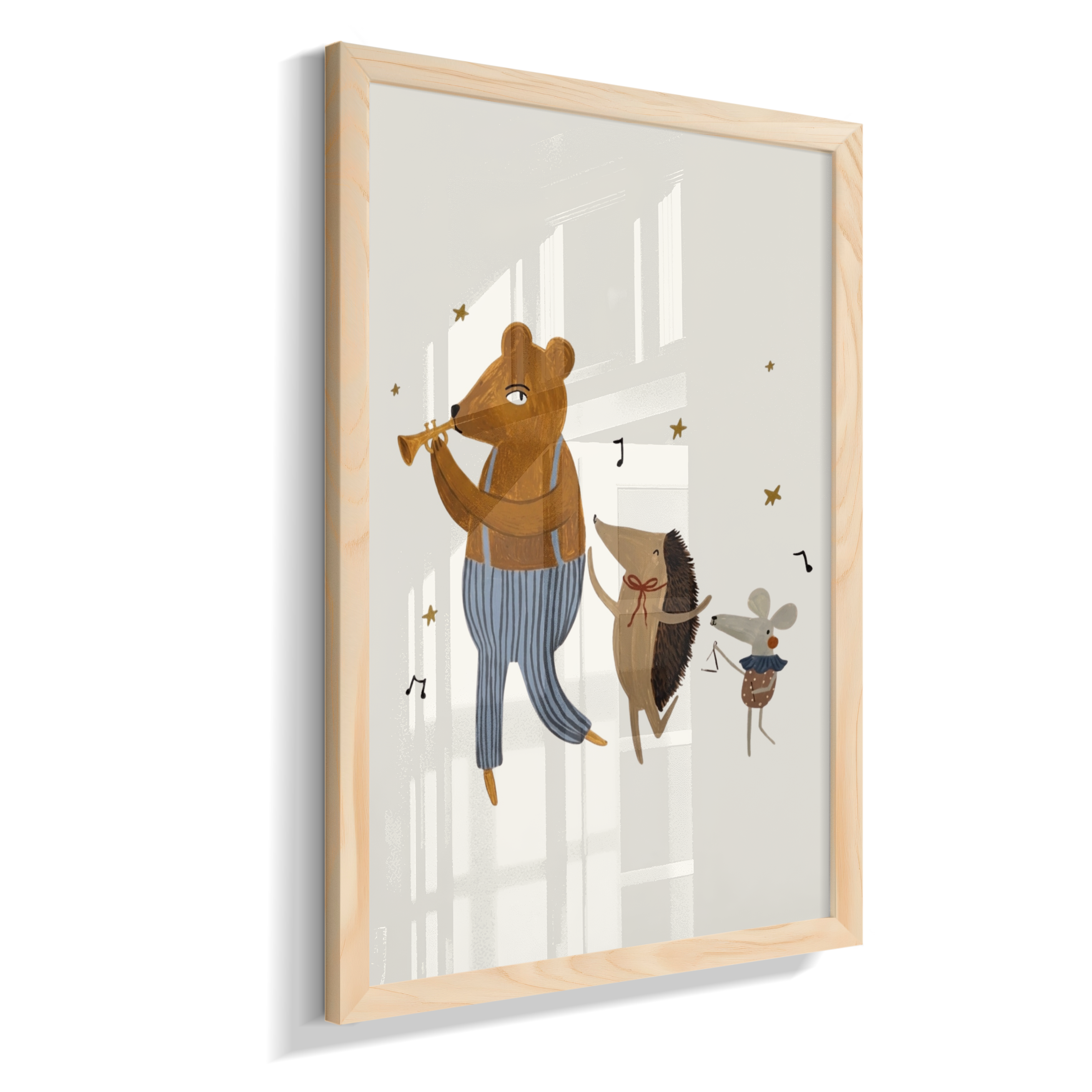 Amigos lúdicos (urso, porco espinho e rato) com música (fundo offwhite)