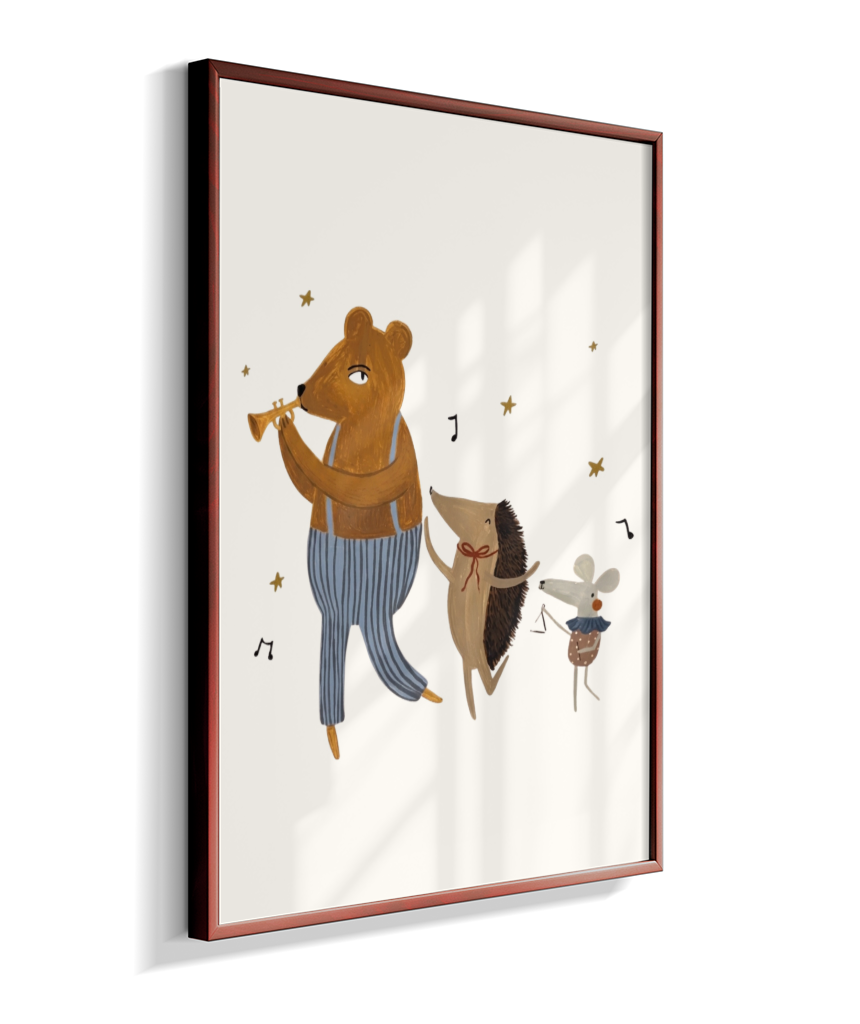 Amigos lúdicos (urso, porco espinho e rato) com música (fundo offwhite)