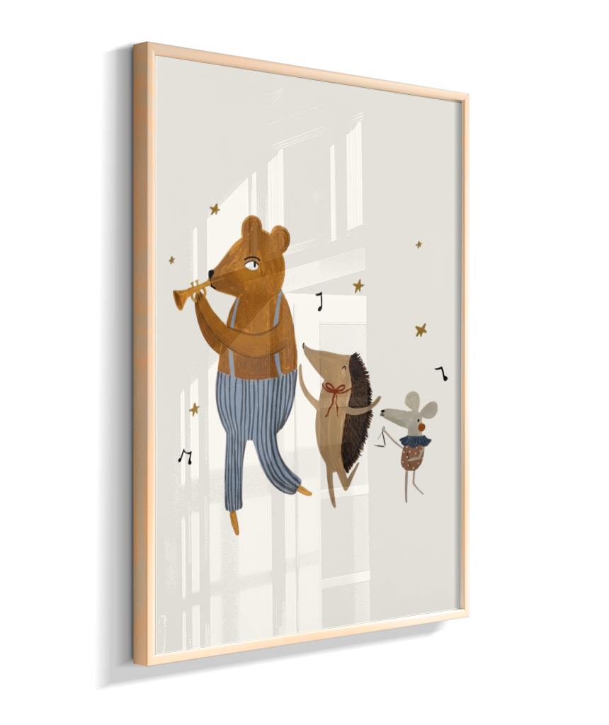 Amigos lúdicos (urso, porco espinho e rato) com música (fundo offwhite)