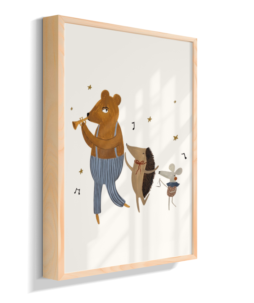 Amigos lúdicos (urso, porco espinho e rato) com música (fundo offwhite)