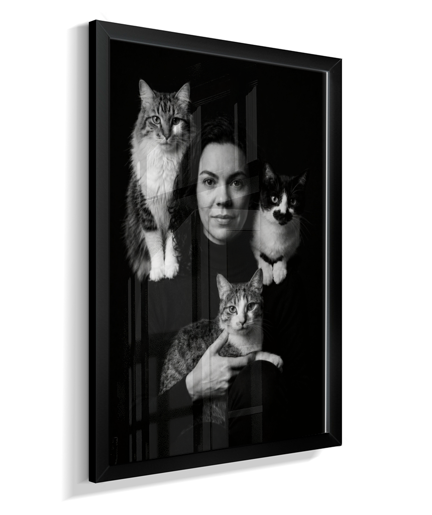Memórias em Preto e Branco - Mulher e Gatos